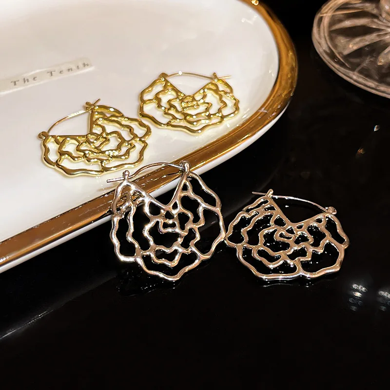 Geometric Cobweb Rose Earrings (korean Version) Dongdaemun New Fashion Retro Personalized Versatile (female)
Geometric Cobweb Rose Earrings (korean Version) Dongdaemun New Fashion Retro Personalized Versatile (female)