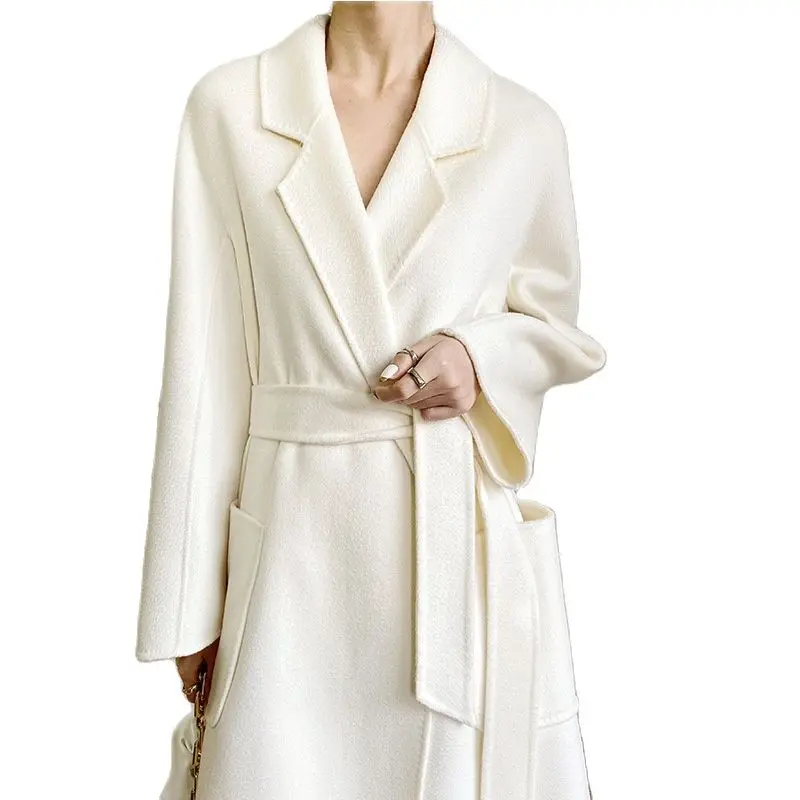 2023 Autumn White Wool Coat Women Mid-length Water Ripple Winter Coat Female Lace-up Milk White Coat Fashion Classic
2023 Autumn White Wool Coat Women Mid-length Water Ripple Winter Coat Female Lace-up Milk White Coat Fashion Classic