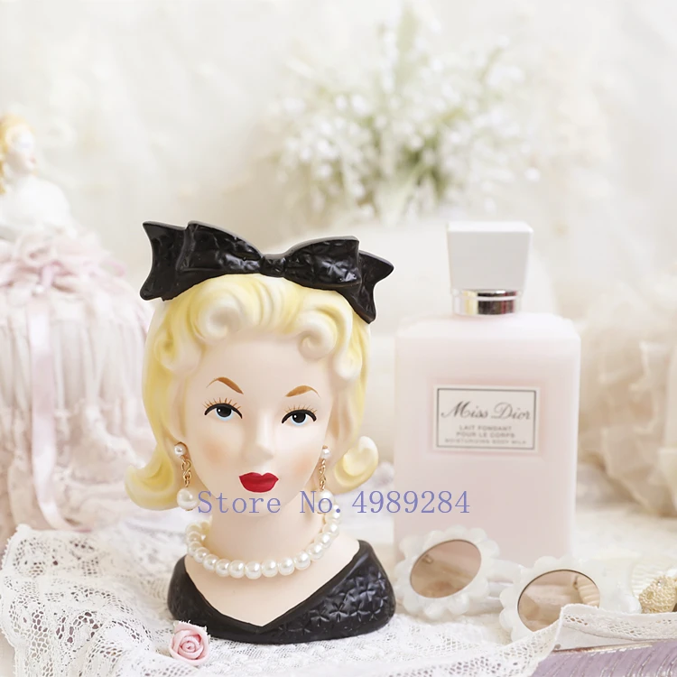Creative Retro beauty Human head Sculpture lady pearl Bow Home desktop storage organization Decorative accessories vintage
Creative Retro beauty Human head Sculpture lady pearl Bow Home desktop storage organization Decorative accessories vintage