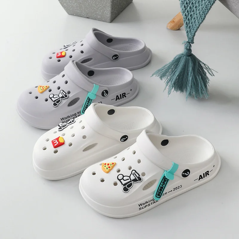 Cute bear Couple Sandals croc girls Slippers 2023 New Summer Student Nurse Baotou Sandals Non slip Soft Sole Beach Sandals 
Cute bear Couple Sandals croc girls Slippers 2023 New Summer Student Nurse Baotou Sandals Non slip Soft Sole Beach Sandals