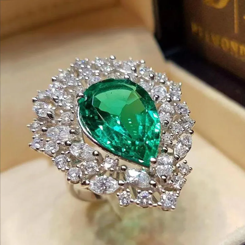 Milangirl Classic Women's Ring Inlaid White Green Water Drop Shaped Crystal Zircon Rhinestone Female Ring for Wedding Jewelry
Milangirl Classic Women's Ring Inlaid White Green Water Drop Shaped Crystal Zircon Rhinestone Female Ring for Wedding Jewelry