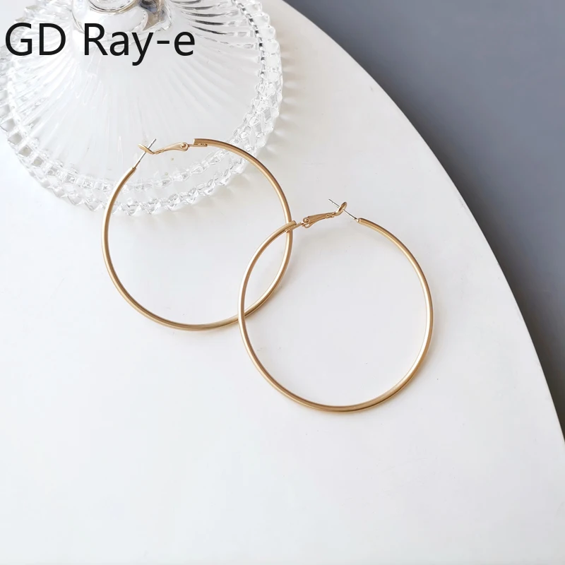 Fashion Big Circle Hoop Earrings for Women 2022 Vintage Exaggerate Simple Party Punk Big Round Gold Color Hoop Earrings Jewelry
Fashion Big Circle Hoop Earrings for Women 2022 Vintage Exaggerate Simple Party Punk Big Round Gold Color Hoop Earrings Jewelry