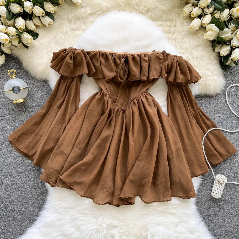 2022 Summer New Ruffled One-line Collar Strapless Dress A-line Skirt Pants Culotte
2022 Summer New Ruffled One-line Collar Strapless Dress A-line Skirt Pants Culotte