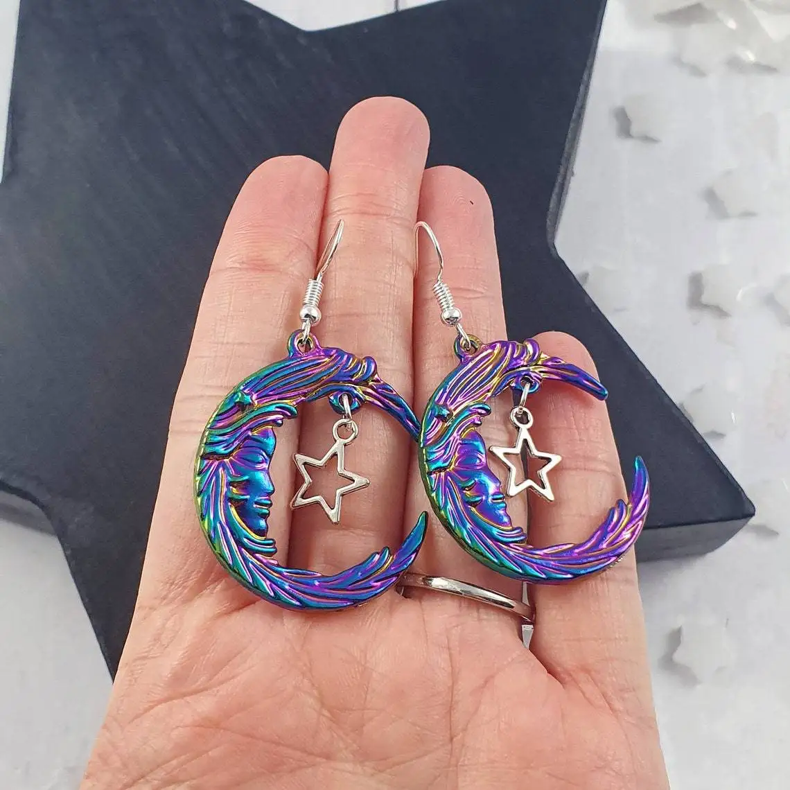 Gothic Color Face Moon Pendant Silver Hollow Five-pointed Star Earrings Wedding Banquet Holiday Gifts For Men And Women Daily
Gothic Color Face Moon Pendant Silver Hollow Five-pointed Star Earrings Wedding Banquet Holiday Gifts For Men And Women Daily