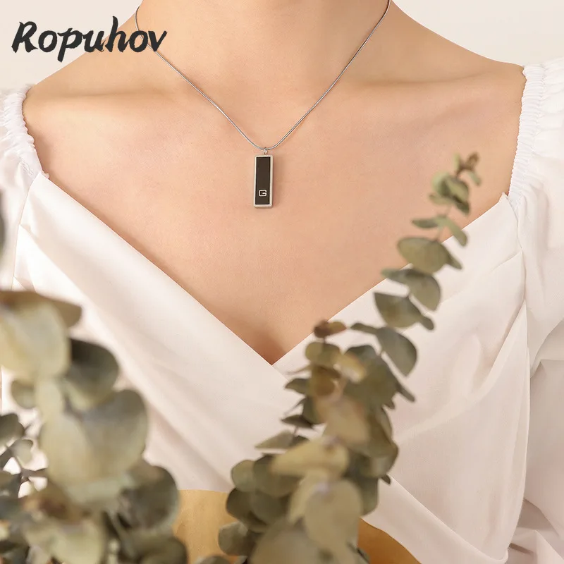 Ropuhov Woman New Minimalist English Letter G Acrylic Design Pendant Hot Necklace Jewelry
Ropuhov Woman New Minimalist English Letter G Acrylic Design Pendant Hot Necklace Jewelry