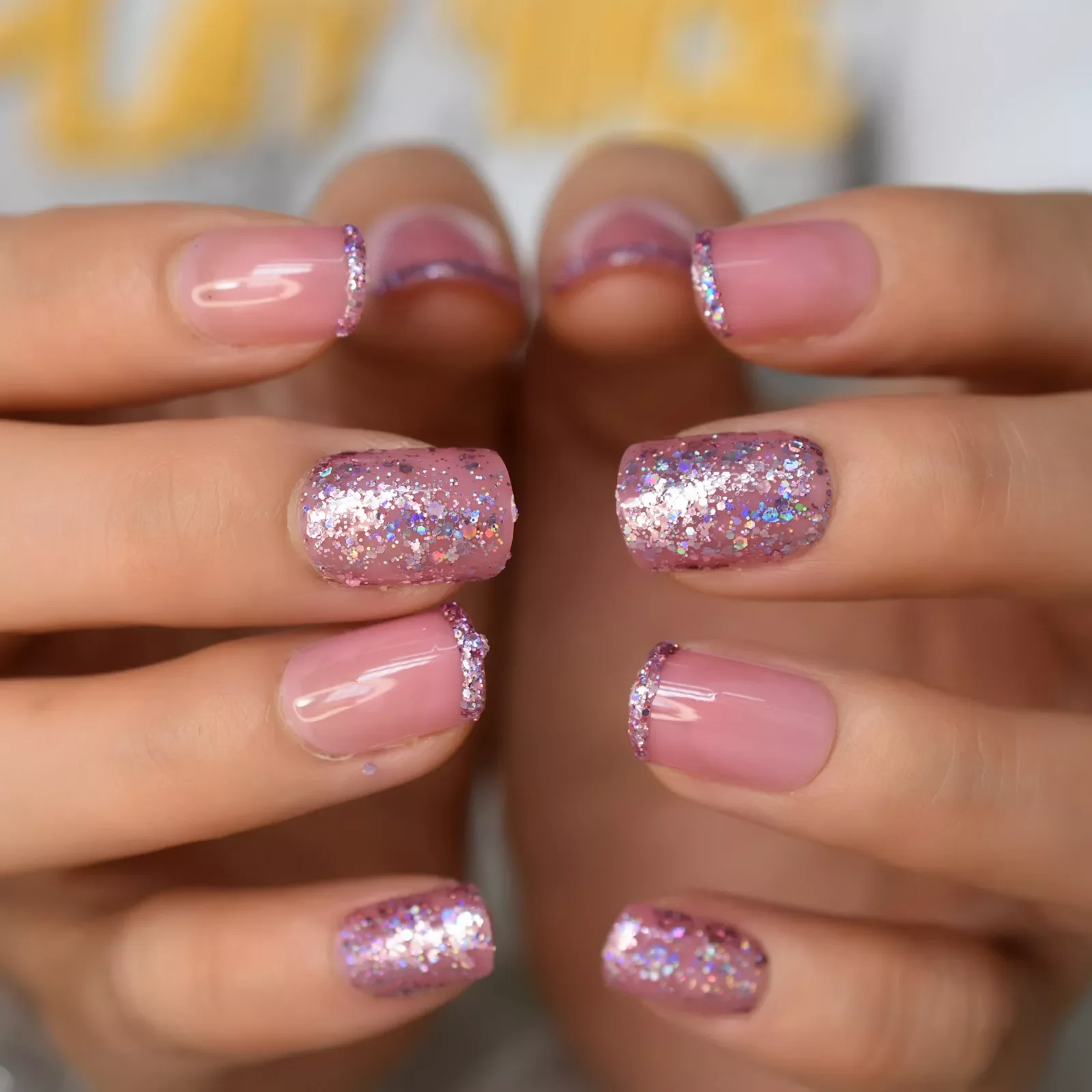 NEW2023 Nude Fake Nails Acrylic Glitter Press On Nails Short Length Sequins Holo Jelly Gel Glossy Full Cover False Nail Tips
NEW2023 Nude Fake Nails Acrylic Glitter Press On Nails Short Length Sequins Holo Jelly Gel Glossy Full Cover False Nail Tips