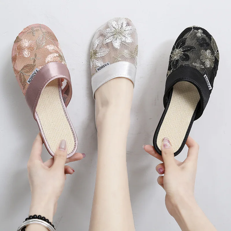 2022 New Women Summer Slippers Baotou Chinese Embroidery Flowers Sandals Ladies Casual Flip Flops National Indoor Outdoor Shoes
2022 New Women Summer Slippers Baotou Chinese Embroidery Flowers Sandals Ladies Casual Flip Flops National Indoor Outdoor Shoes