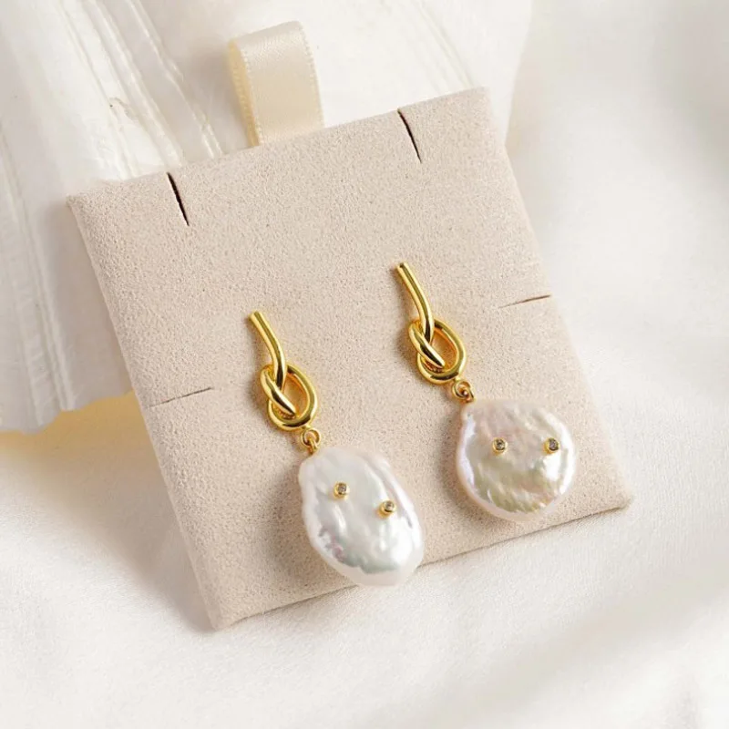 Custom Microfiber Logo Earring Cards 7x6.5cm pack of 100 Fashio Necklace Stud Packaging Jewelry Display Holder
Custom Microfiber Logo Earring Cards 7x6.5cm pack of 100 Fashio Necklace Stud Packaging Jewelry Display Holder