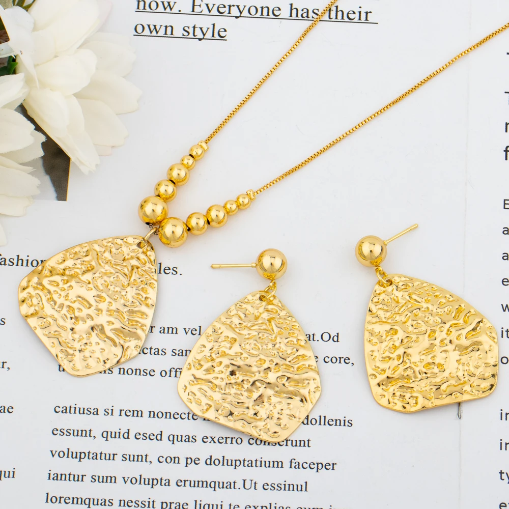 Copper Gold Color Jewelry Set Dubai Fashion Pendant Earrings Necklaces Brangle Rings Luxury Jewelry for Women Party Daily Wear
Copper Gold Color Jewelry Set Dubai Fashion Pendant Earrings Necklaces Brangle Rings Luxury Jewelry for Women Party Daily Wear
