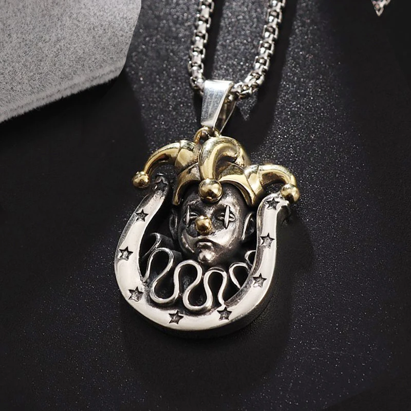 Vintage Exquisite Horseshoe Clown Pendant Men's Creative Metal Jewelry
Vintage Exquisite Horseshoe Clown Pendant Men's Creative Metal Jewelry