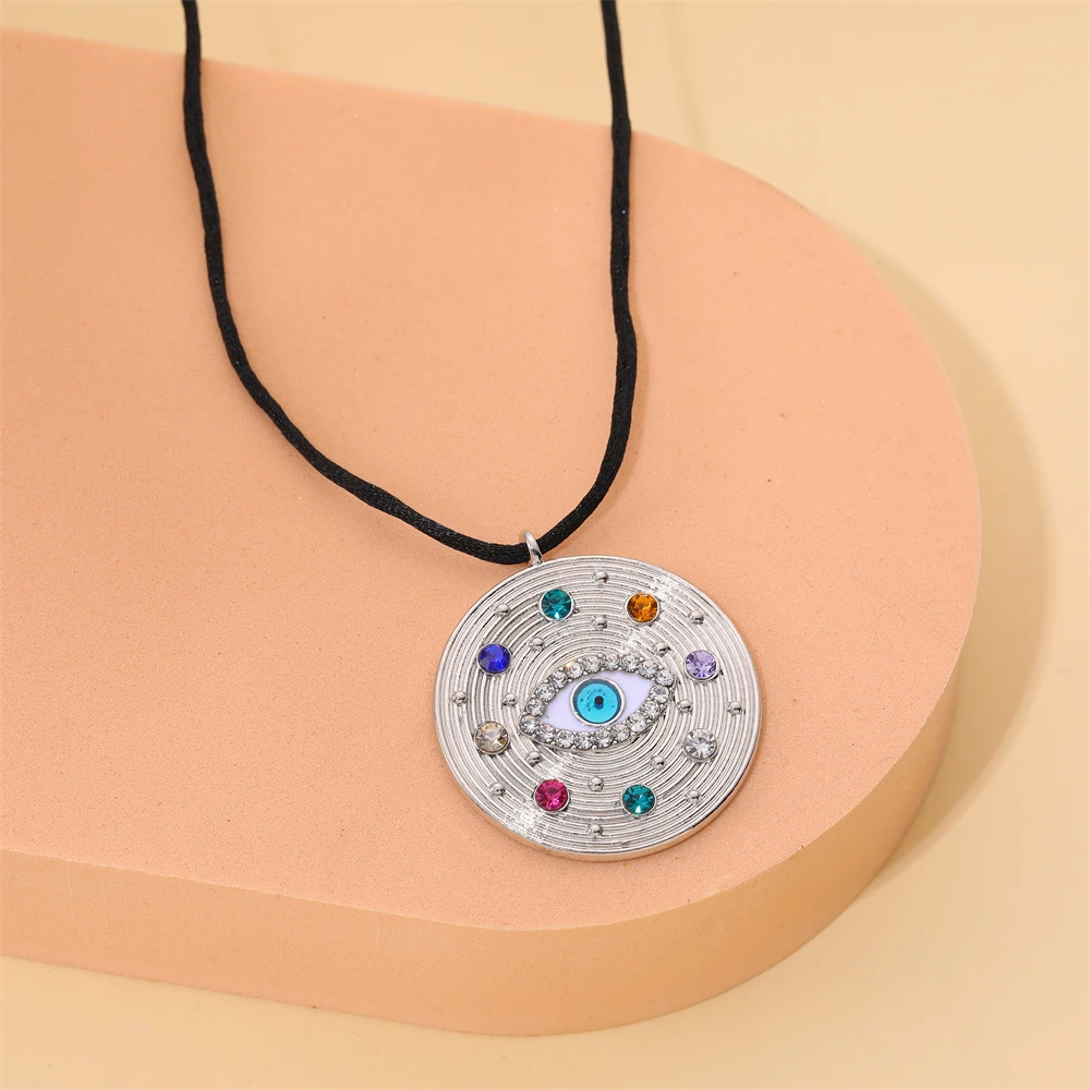 Classic Micro Inlaid Copper Zircon Evil Eye Necklace Gold Silver Chain Ring Round Pendant Necklace Women Lucky Jewelry Gift Men
Classic Micro Inlaid Copper Zircon Evil Eye Necklace Gold Silver Chain Ring Round Pendant Necklace Women Lucky Jewelry Gift Men