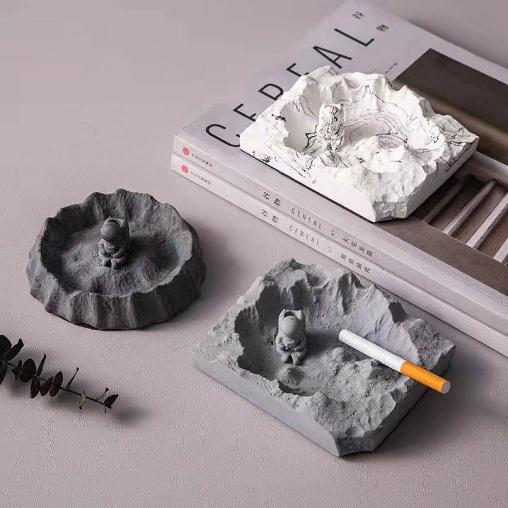 Nordic Creative Moon Ashtray Astronaut Ash Tray Light Luxury High-grade Soot Box Personality Trend Household Decoration Ornament
Nordic Creative Moon Ashtray Astronaut Ash Tray Light Luxury High-grade Soot Box Personality Trend Household Decoration Ornament