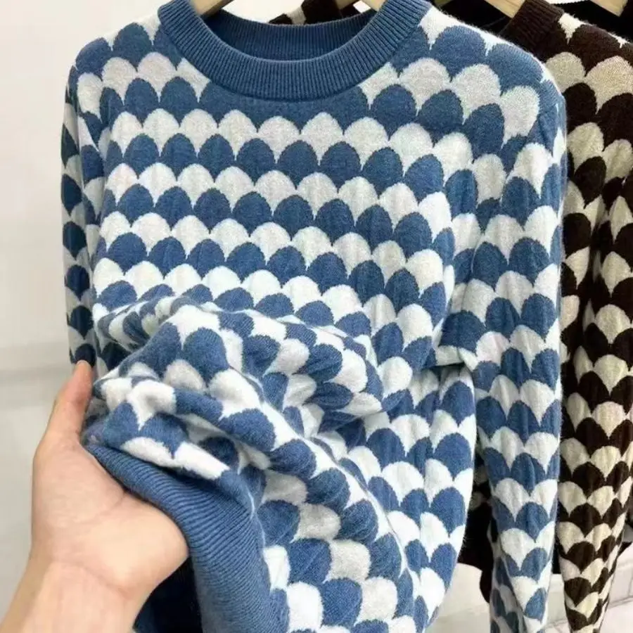 Autumn and winter new pullover knit women's vintage languid striped loose knit sweater woman
Autumn and winter new pullover knit women's vintage languid striped loose knit sweater woman