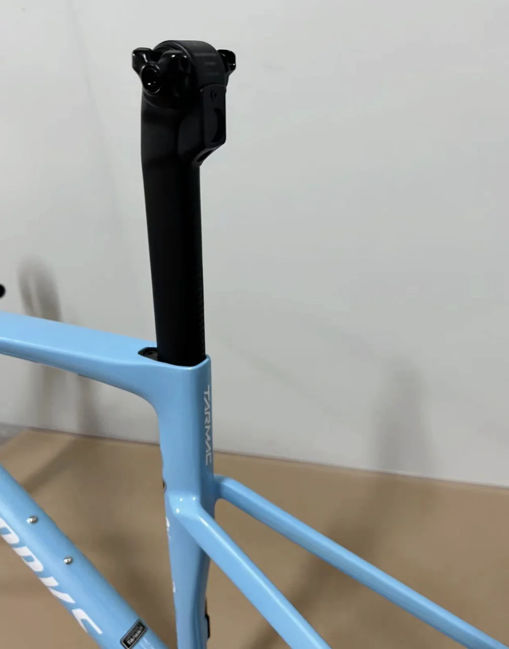 high quality 2022 SL7 carbon bicycle frame Lightest T1100 carbon road bike frameset 700C thru-axle 100*12 142*12mm disc brake
high quality 2022 SL7 carbon bicycle frame Lightest T1100 carbon road bike frameset 700C thru-axle 100*12 142*12mm disc brake