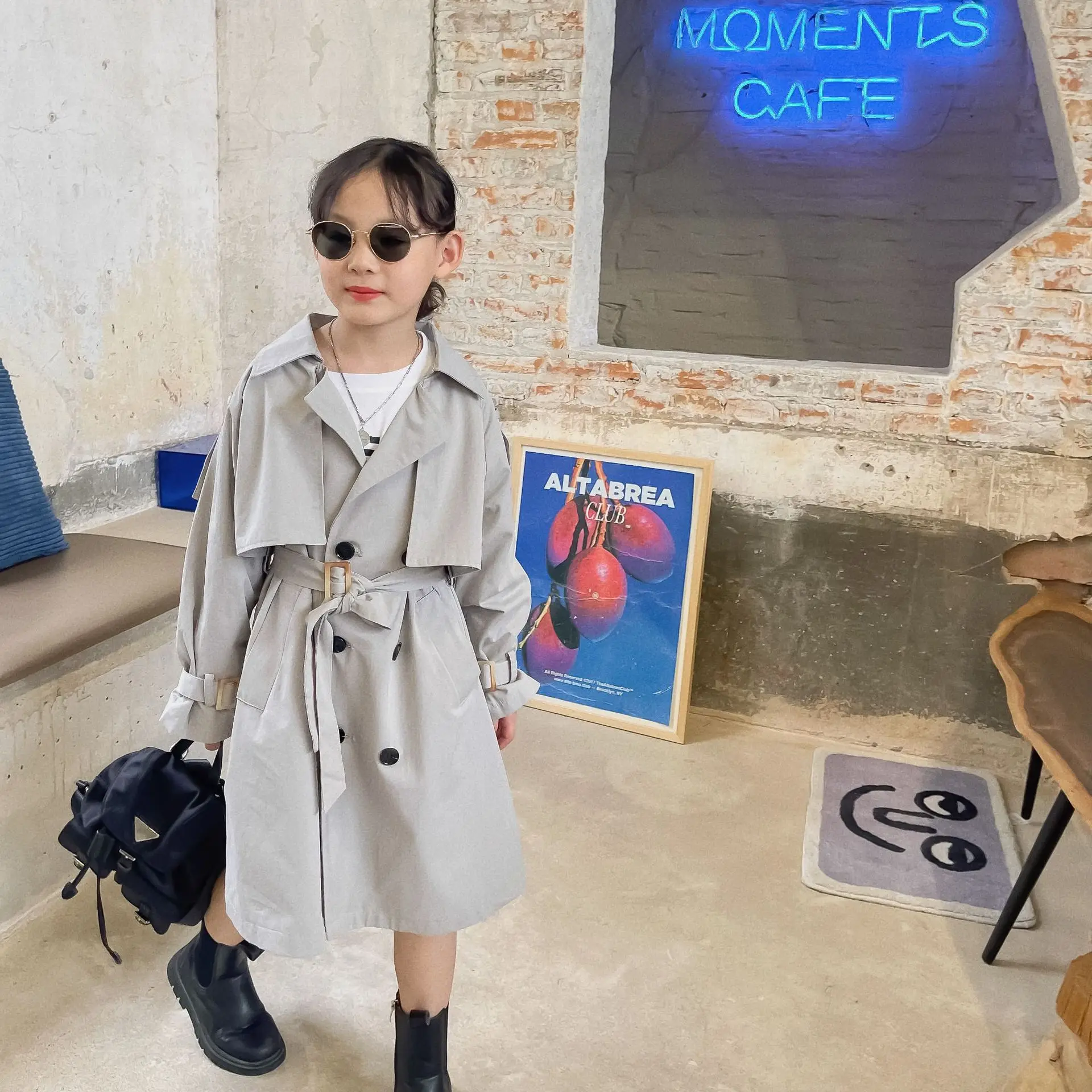 2021 Autumn New Girls' Korean Loose Casual Temperament Mid Long Frenulum Style Trench Coat Teenagers Fashion Girls Trench Coat
2021 Autumn New Girls' Korean Loose Casual Temperament Mid Long Frenulum Style Trench Coat Teenagers Fashion Girls Trench Coat