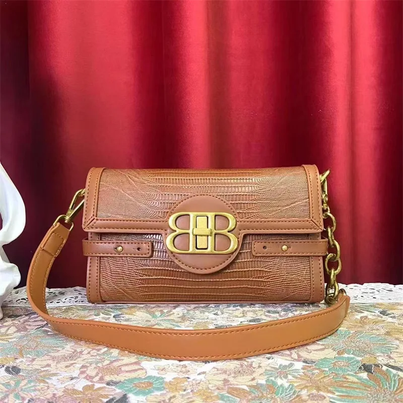 2022 New Fashion Woman Bag Luxury Design Vintage Handbag Leather Clutch Purse Small Shoulder Bags For Woman Crossbody Bags
2022 New Fashion Woman Bag Luxury Design Vintage Handbag Leather Clutch Purse Small Shoulder Bags For Woman Crossbody Bags