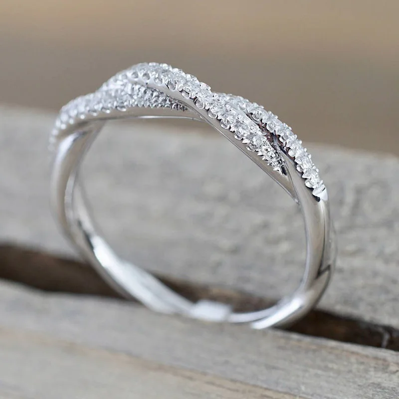 Ne'w Fashion Twist Rings for Women Silver Color Band White CZ Simple Stylish Girls Accessories Party Daily Versatile Jewelry
Ne'w Fashion Twist Rings for Women Silver Color Band White CZ Simple Stylish Girls Accessories Party Daily Versatile Jewelry