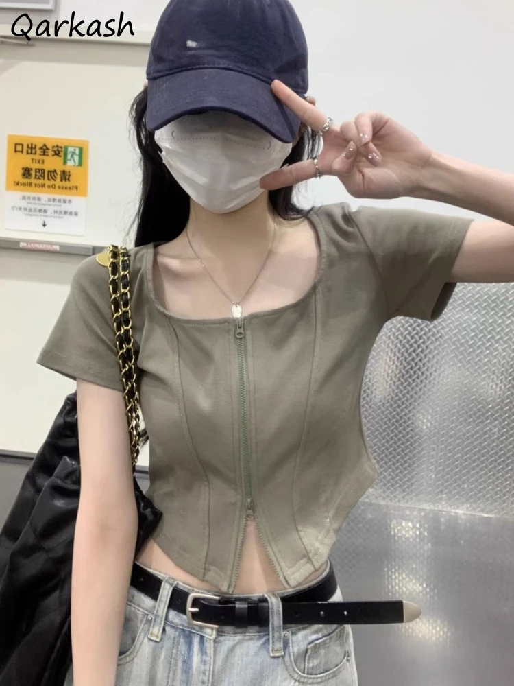 Sexy T-shirts Women Casual Slim Zip-up Harajuku Vintage Casual Y2k Tops All-match Square Collar Korean Style Simple Chic Summer
Sexy T-shirts Women Casual Slim Zip-up Harajuku Vintage Casual Y2k Tops All-match Square Collar Korean Style Simple Chic Summer