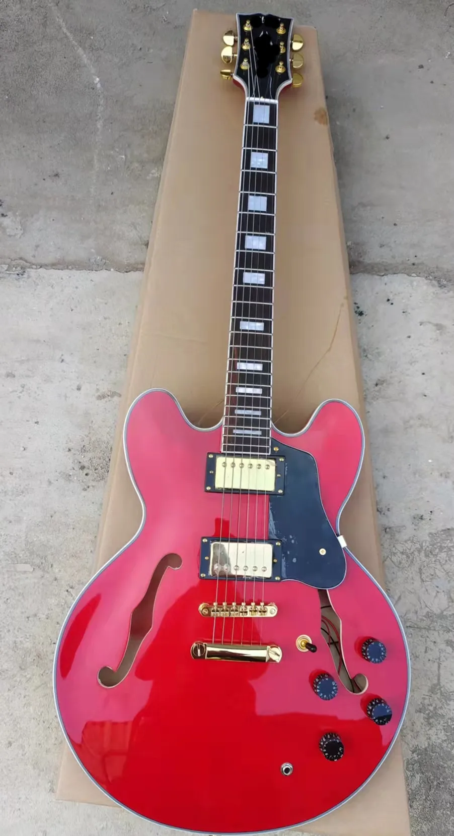 Crema de guitarra eléctrica Cream 335, prototipo #1, para atar el cuerpo, puente de ABR-1
Crema de guitarra eléctrica Cream 335, prototipo #1, para atar el cuerpo, puente de ABR-1