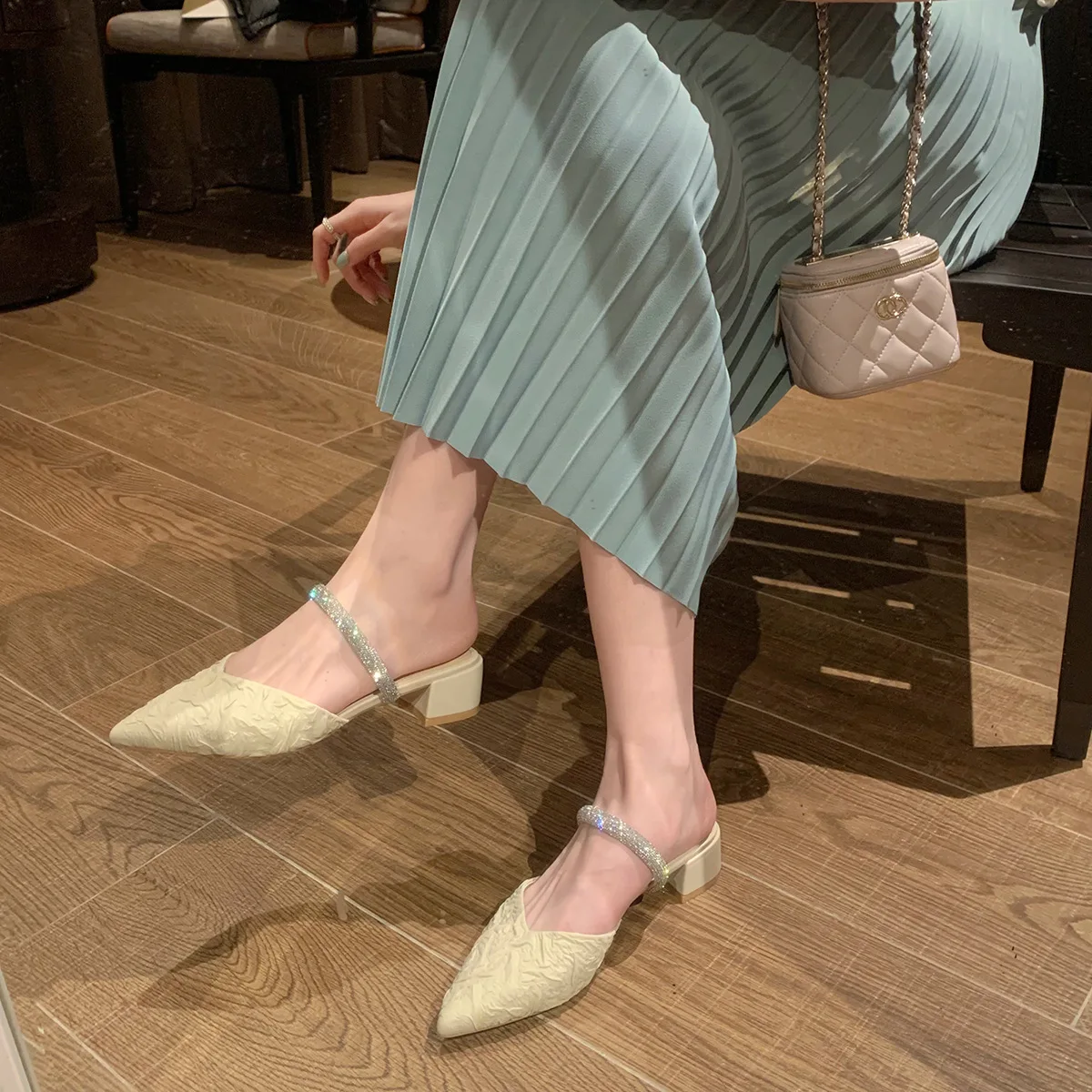 

Мюли женские на квадратном каблуке, мягкие шлепанцы, квадратный каблук, заостренный носок, квадратный каблук, базовая обувь в римском стиле, лето 2023