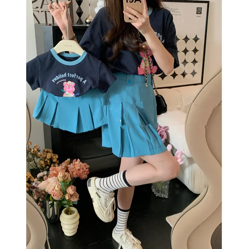 Women Baby Girl 2pcs Set Mother & Daughter Family Matching t Shirt And Skirt Two Piece Outfits Korean Mommy And Me Clothing Sets 
Women Baby Girl 2pcs Set Mother & Daughter Family Matching t Shirt And Skirt Two Piece Outfits Korean Mommy And Me Clothing Sets