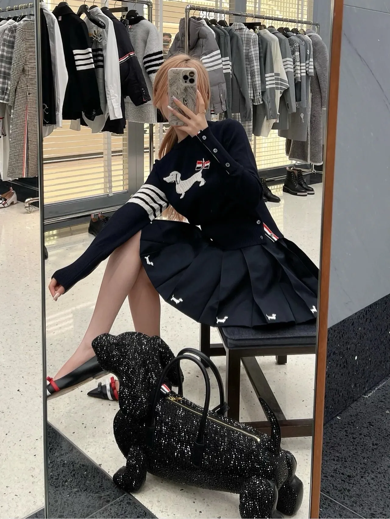22ss new TB Thom embroidered sausage dog high waist logo Pleated Mini Skirt
22ss new TB Thom embroidered sausage dog high waist logo Pleated Mini Skirt