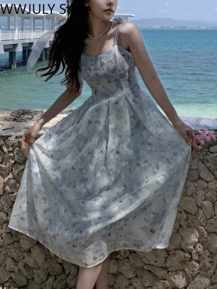 2022 Summer Sexy Sleeveless One Piece Dress Korean Style Woman Vintage Floral Strap Midi Dress French Elegant Short Party Dress
2022 Summer Sexy Sleeveless One Piece Dress Korean Style Woman Vintage Floral Strap Midi Dress French Elegant Short Party Dress