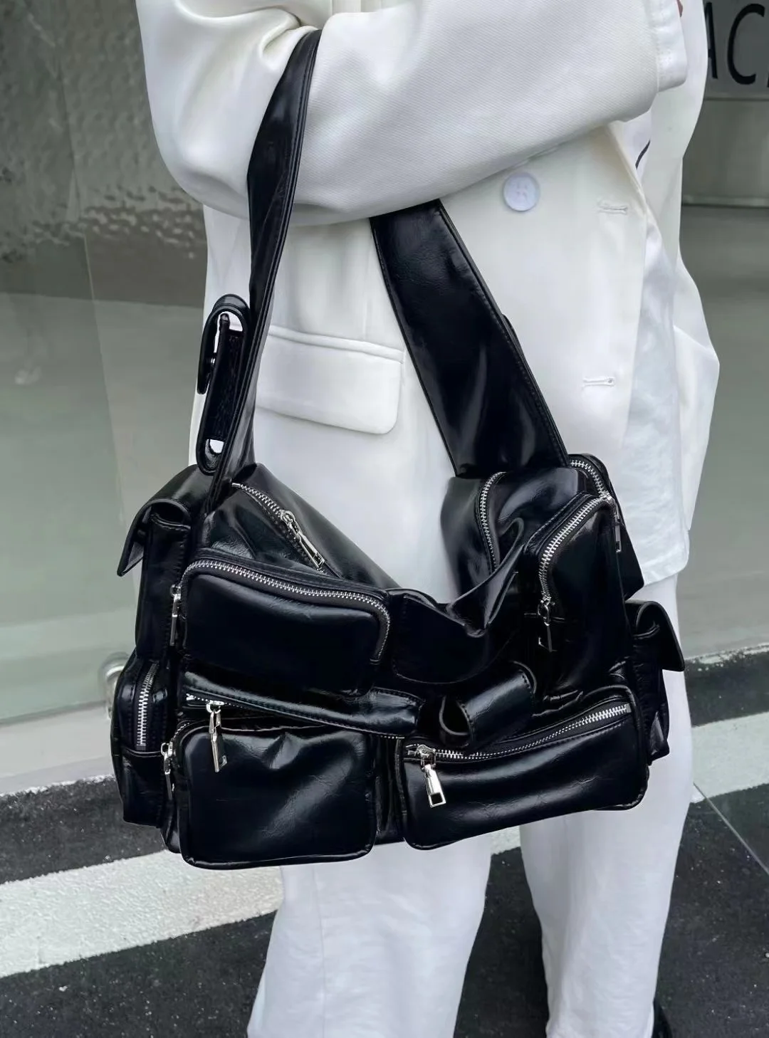 New Fashion Women Bag 2022 Solid Color Multi-pocket Messenger Bags Luxury Designer Handbag Female Shoulder Bag Purses
New Fashion Women Bag 2022 Solid Color Multi-pocket Messenger Bags Luxury Designer Handbag Female Shoulder Bag Purses