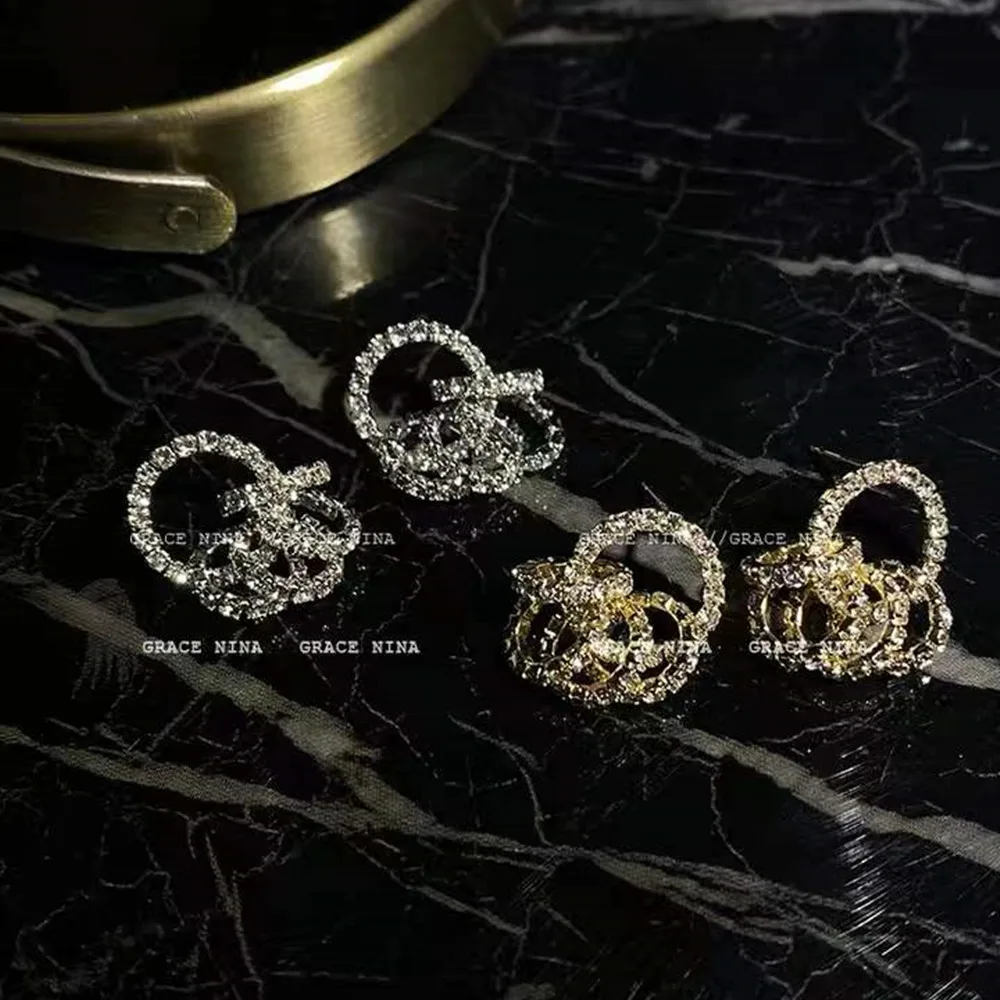 2022 New Fashion Trend Korea Net Celebrity Inlaid Rhinestone Shiny Beautiful Earrings Party Jewelry Exquisite Gifts Wholesale
2022 New Fashion Trend Korea Net Celebrity Inlaid Rhinestone Shiny Beautiful Earrings Party Jewelry Exquisite Gifts Wholesale