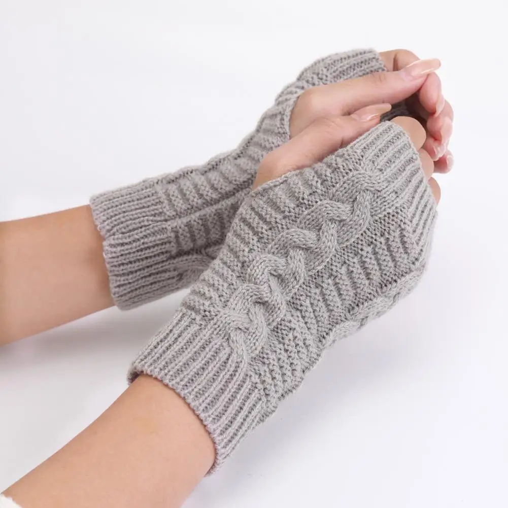 Men Women 1 Pair Casual Korean Style Knitting Gloves Autumn Winter Unisex Gloves Twist Pattern for Cycling
Men Women 1 Pair Casual Korean Style Knitting Gloves Autumn Winter Unisex Gloves Twist Pattern for Cycling
