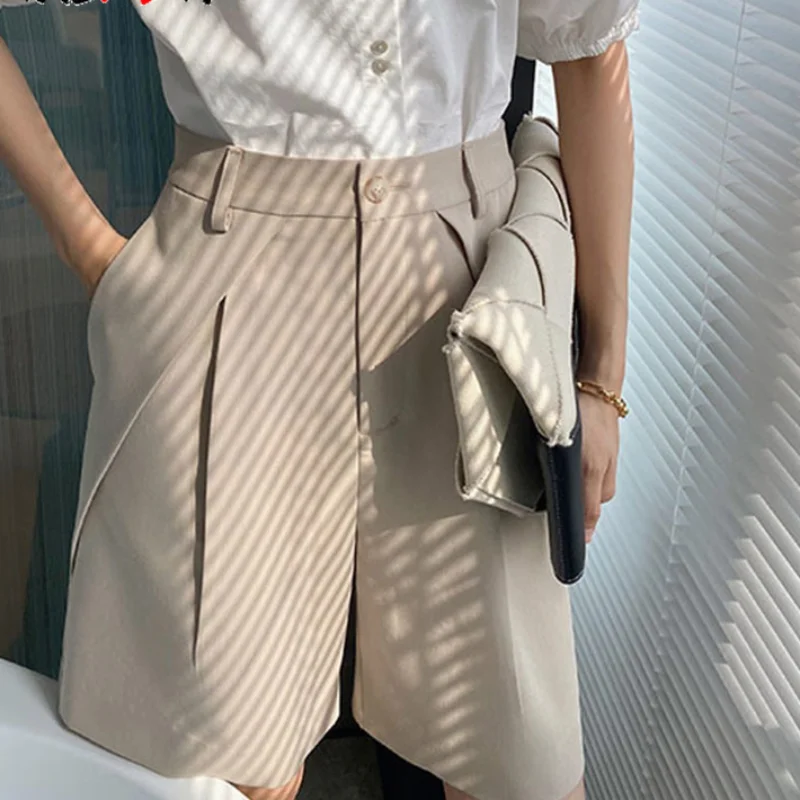 Khaki Women's Summer Fashion Shorts Knee-length Wide High Waist Formal Long Shorts Female Loose Casual Short Pants Women Black
Khaki Women's Summer Fashion Shorts Knee-length Wide High Waist Formal Long Shorts Female Loose Casual Short Pants Women Black