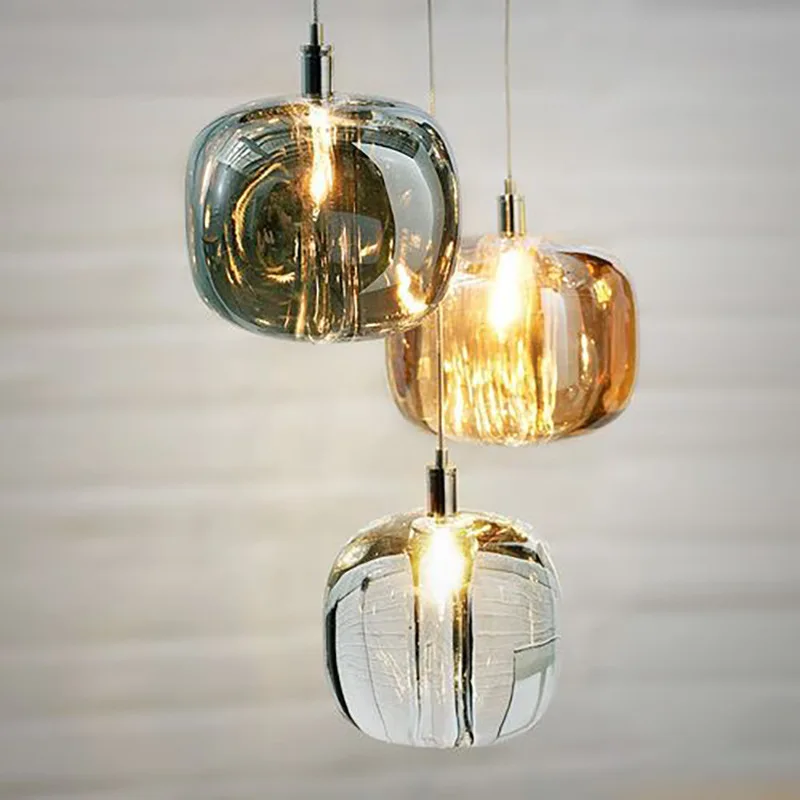 Modern creative Apple crystal glass chandelier, restaurant chandelier, bedroom bedside chandelier, simple art
Modern creative Apple crystal glass chandelier, restaurant chandelier, bedroom bedside chandelier, simple art