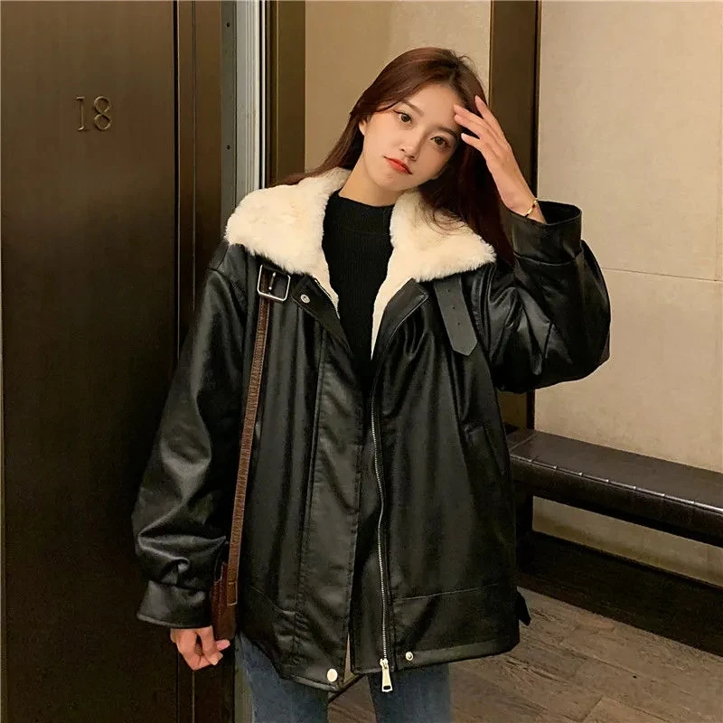 PU Leather Parka Wear Out Plush MOTO Jacket Velvet Coat Thick Loose Black Korean Fashion Women 2022 Autumn Winter Aesthetic
PU Leather Parka Wear Out Plush MOTO Jacket Velvet Coat Thick Loose Black Korean Fashion Women 2022 Autumn Winter Aesthetic
