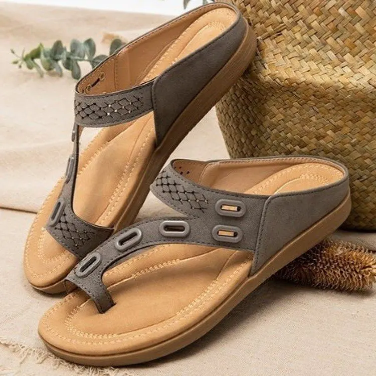 Low Fretwork Heels Shoes Woman's Slippers Slides Big Size Rubber Flip Flops 2022 Soft Hawaiian Flat Casual Basic PU Rome Fabric
Low Fretwork Heels Shoes Woman's Slippers Slides Big Size Rubber Flip Flops 2022 Soft Hawaiian Flat Casual Basic PU Rome Fabric