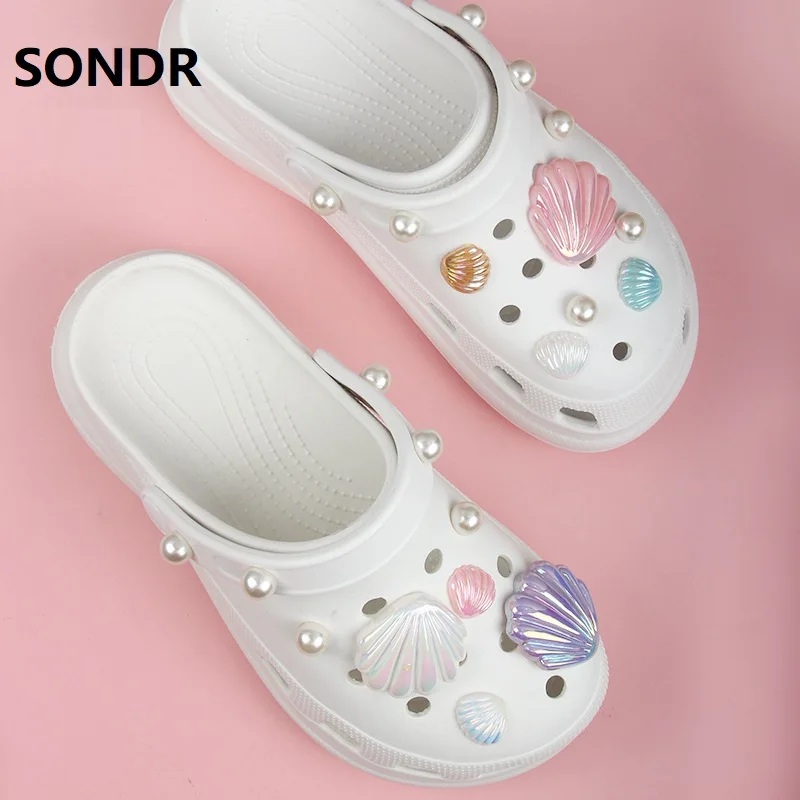 Shoe Buckle Anime Cute Chars Croc SONDR Decoration Designer Sea Wave Beach Shell Travel Accesoire Garden Shoe Decoration Kid Gif
Shoe Buckle Anime Cute Chars Croc SONDR Decoration Designer Sea Wave Beach Shell Travel Accesoire Garden Shoe Decoration Kid Gif