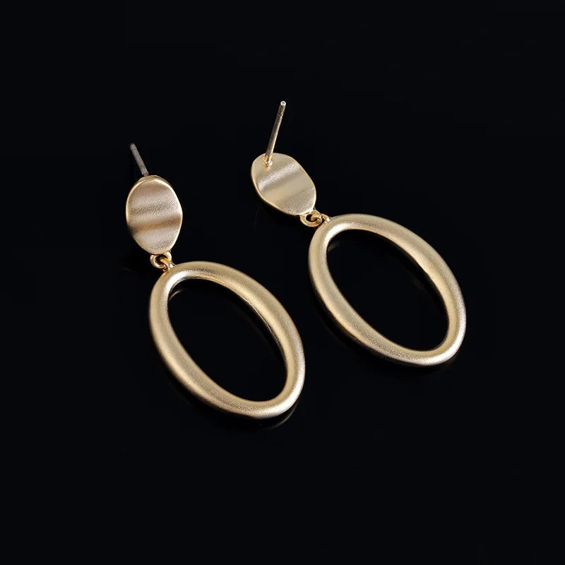 Simple oval mosquito coil ear clip without ear piercing ear studs hiphop female earrings gifts jewelry hot sale
Simple oval mosquito coil ear clip without ear piercing ear studs hiphop female earrings gifts jewelry hot sale