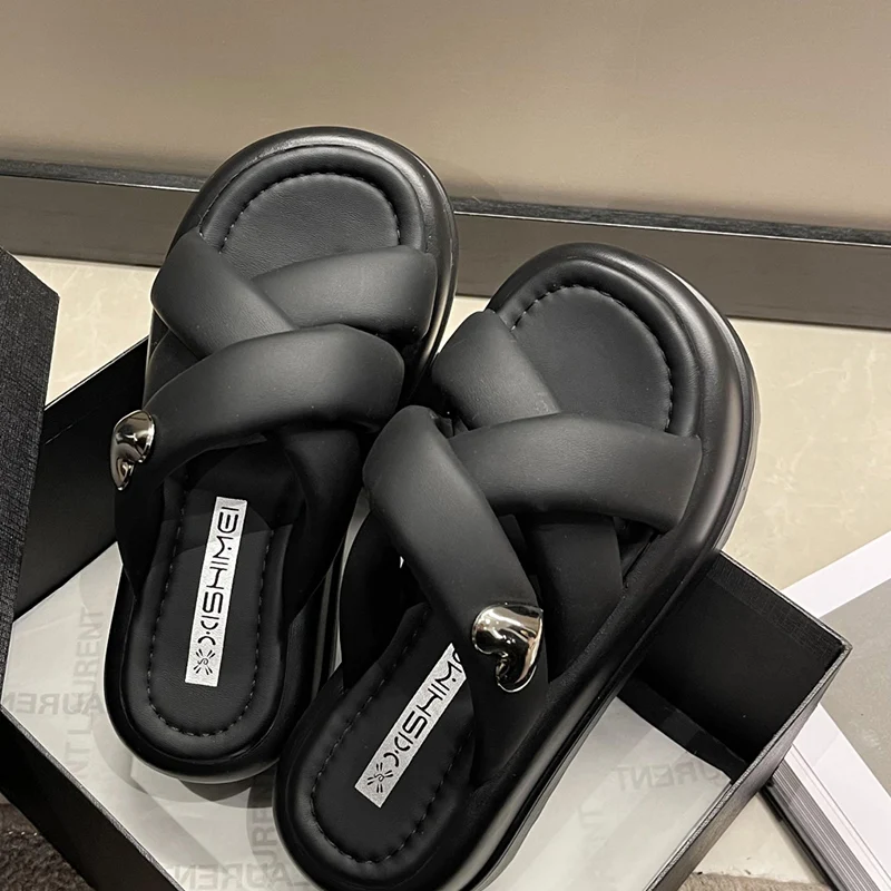 Летние женские шлепанцы на среднем каблуке 2023 повседневные модные сандалии на платформе толстые сексуальные шлепанцы для пляжа
Летние женские шлепанцы на среднем каблуке 2023 повседневные модные сандалии на платформе толстые сексуальные шлепанцы для пляжа