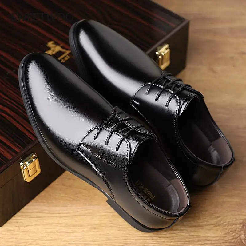 Spring Autumn Slip On Men's Dress Shoes Soild Soft Breathable Shoes Formal Business Pointed Toe Height Increasing Shoes Leather
Spring Autumn Slip On Men's Dress Shoes Soild Soft Breathable Shoes Formal Business Pointed Toe Height Increasing Shoes Leather