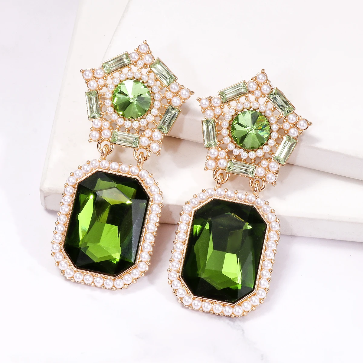 

JURAN Vintage Green Crystal Square Geometric Drop Earrings Inlaid Pearls Earrings Statement Jewelry Accessories for Women Gifts