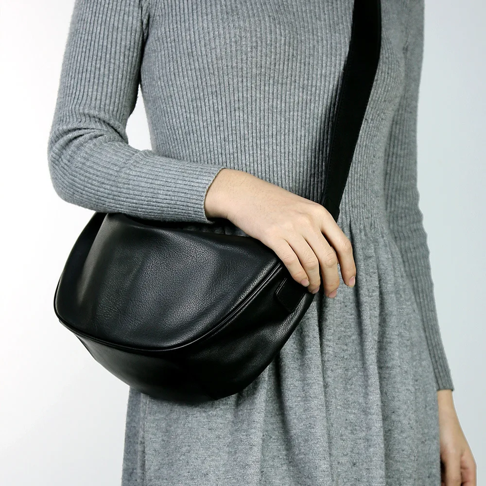 Vintage Genuine Leather Women Small Saddle Shoulder Bag 2022 Summer Lady Leisure Natural Soft Cowhide Black Color Crossbody Bags
Vintage Genuine Leather Women Small Saddle Shoulder Bag 2022 Summer Lady Leisure Natural Soft Cowhide Black Color Crossbody Bags
