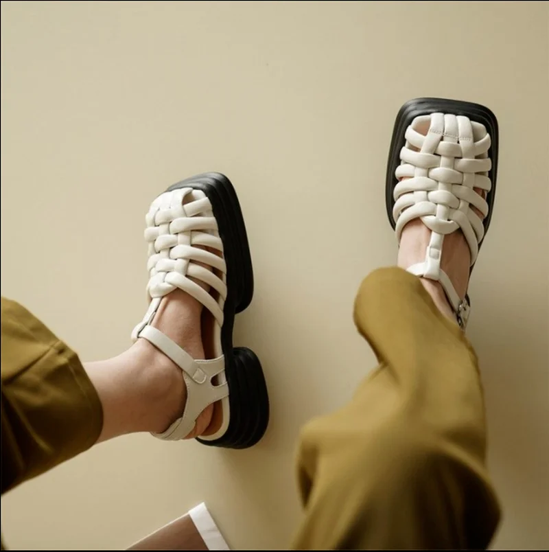 2021 NEW Summer Roman Shoes Women's Thick-soled Increased Sandals College Style Big Toe Shoes Personalized Beach Shoes
2021 NEW Summer Roman Shoes Women's Thick-soled Increased Sandals College Style Big Toe Shoes Personalized Beach Shoes