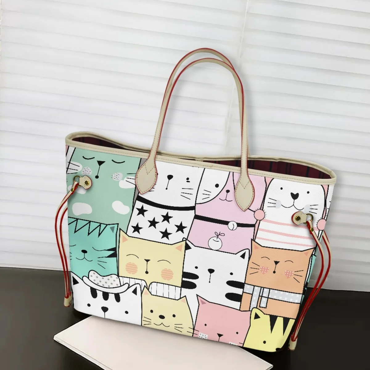 Cute Cartoon Cat Print Handle Bag Daily Women Large Capacity Shoulder Tote Outdoor Multi Functional Water Proof جديد في حقيبة يد
Cute Cartoon Cat Print Handle Bag Daily Women Large Capacity Shoulder Tote Outdoor Multi Functional Water Proof جديد في حقيبة يد