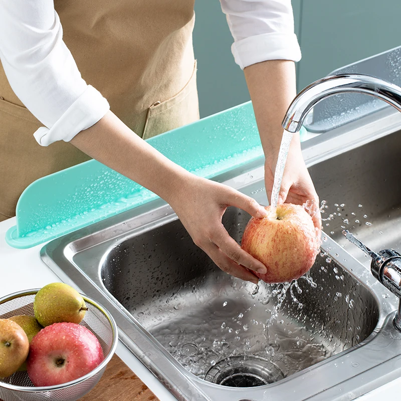 Sink flap Kitchen gadgets Water retaining artifact Dishwashing sink Splash water barrier Silicone baffle kitchen items
Sink flap Kitchen gadgets Water retaining artifact Dishwashing sink Splash water barrier Silicone baffle kitchen items