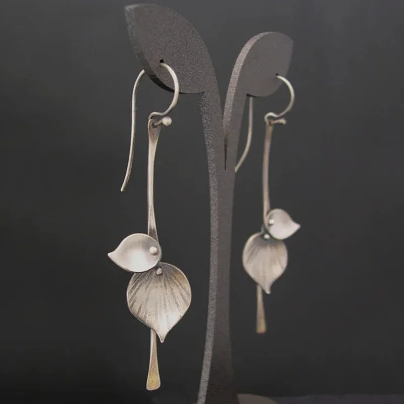 

Vintage Plant Leaves Long Pendant Earrings for Women Retro Simple Petals Tassel Dangle Earring Female Party Jewelry Gift