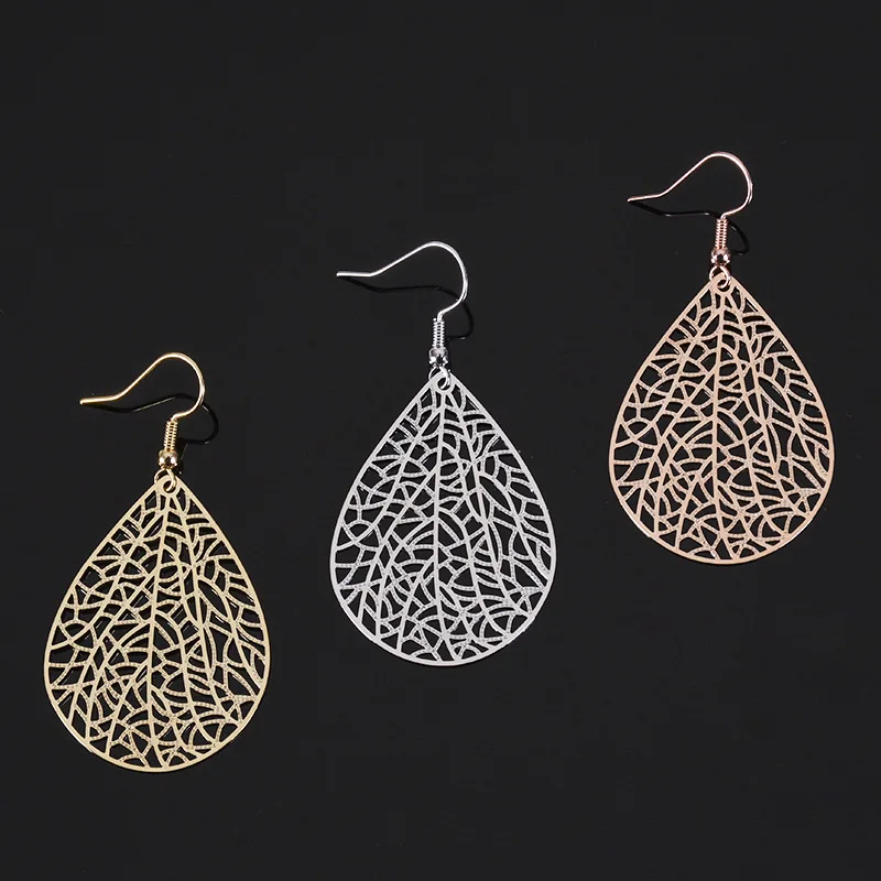 Vintage Gold Metal Hollow Leaf Drop Earrings for Women, Party Club Wedding Gifts, Long Pendant Earrings, Personalized Jewelry
Vintage Gold Metal Hollow Leaf Drop Earrings for Women, Party Club Wedding Gifts, Long Pendant Earrings, Personalized Jewelry