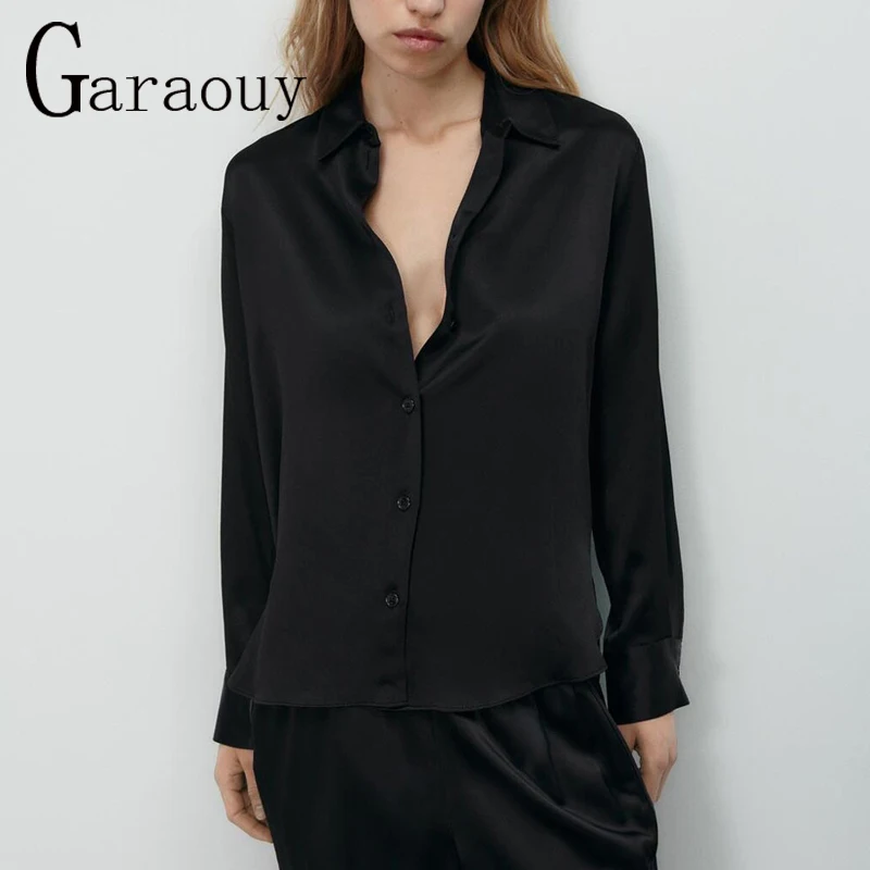 Garaouy 2022 New Summer Female Chic Black Blouse Temperament Simple Lapel Casual Silk Satin Texture OL Shirt Femme Mujer Blusa
Garaouy 2022 New Summer Female Chic Black Blouse Temperament Simple Lapel Casual Silk Satin Texture OL Shirt Femme Mujer Blusa