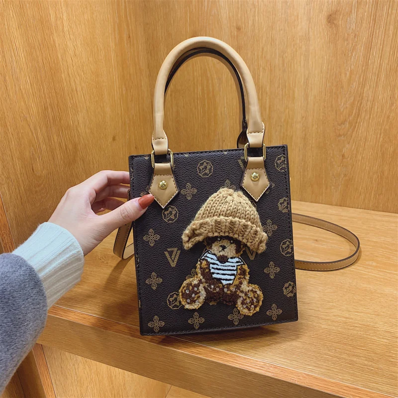 Creative Bear Bag Women's Bag 2021 Handbag Women Famous Brand Top Handle Bags Luxury Hand Woman Handbags Cheap Shoulder Ladies
Creative Bear Bag Women's Bag 2021 Handbag Women Famous Brand Top Handle Bags Luxury Hand Woman Handbags Cheap Shoulder Ladies
