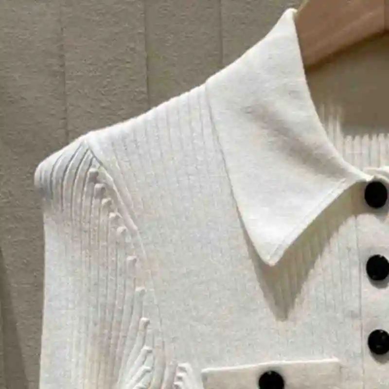 2023 Autumn and Winter New Lapel Long-sleeved Knitted Top Women Slim Bottoming Shirt
2023 Autumn and Winter New Lapel Long-sleeved Knitted Top Women Slim Bottoming Shirt