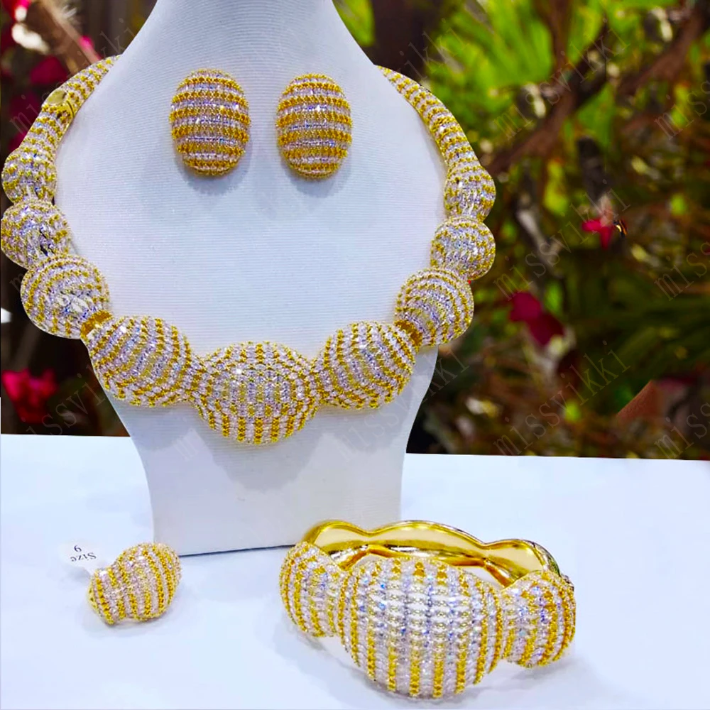 Missvikki Dubai Noble Luxury Big Fine Hollow 4PCS Earrings Necklace Jewelry Set for Women Romantic Bridal Wedding Jewelry
Missvikki Dubai Noble Luxury Big Fine Hollow 4PCS Earrings Necklace Jewelry Set for Women Romantic Bridal Wedding Jewelry