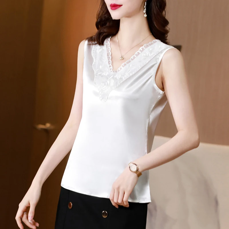 Summer New Womens Satin Tank Tops Patchwork Lace Solid Basic Ropa De Mujer Sleeveless V Neck Slim Thin Casual Camisole Female
Summer New Womens Satin Tank Tops Patchwork Lace Solid Basic Ropa De Mujer Sleeveless V Neck Slim Thin Casual Camisole Female